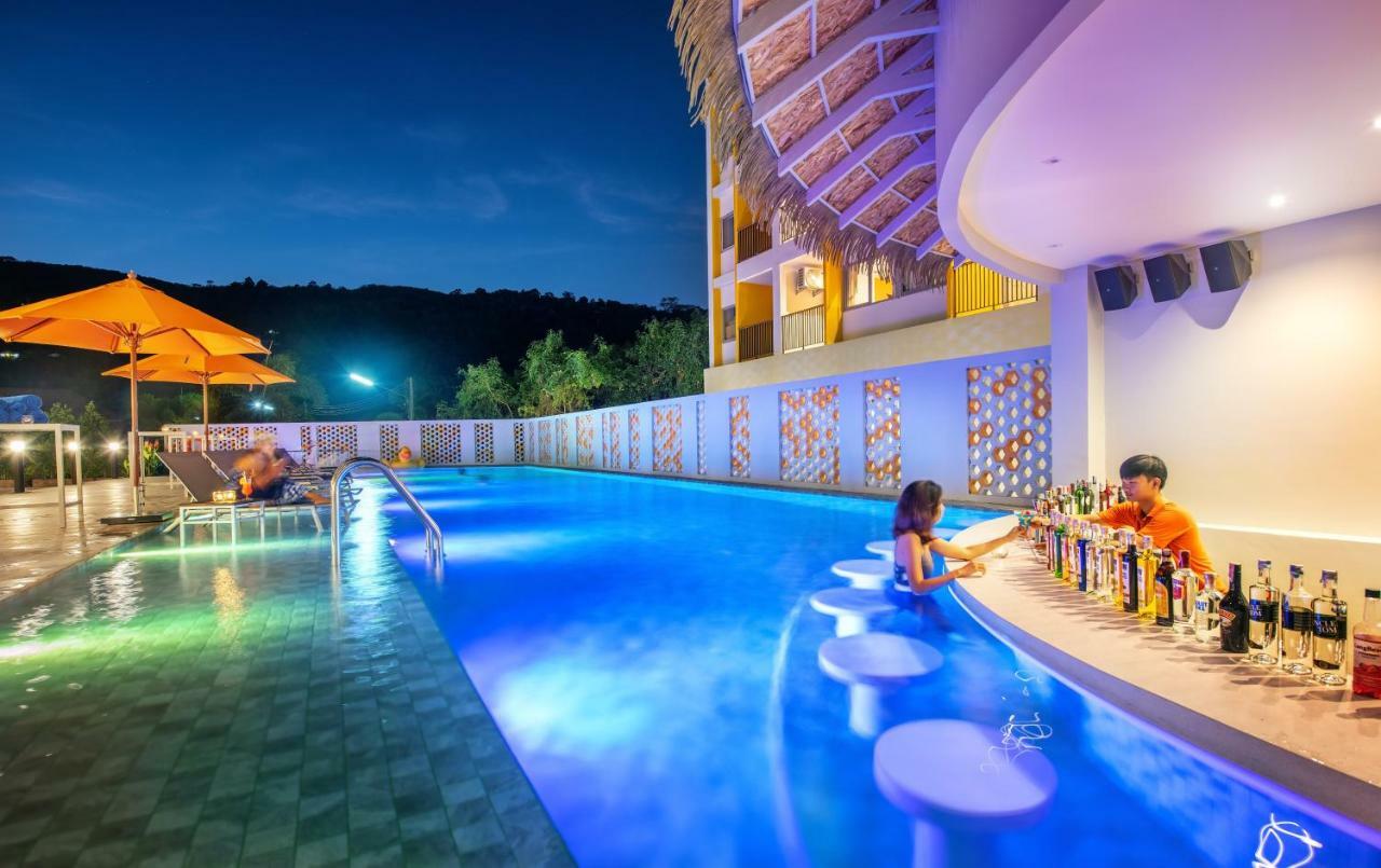 Beehive Boutique Hotel Phuket Kültér fotó